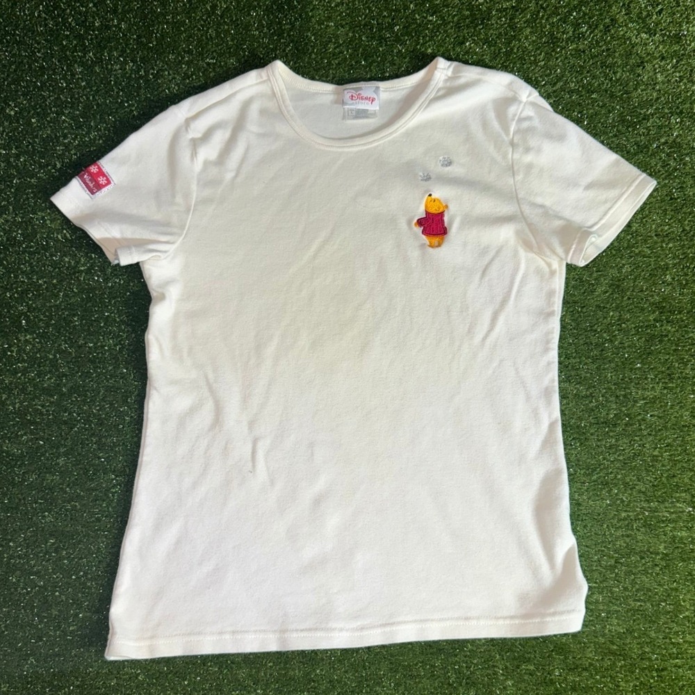 Disney Store Winnie the Pooh Winter Snowflake Embroidered T-Shirt Cream Large
